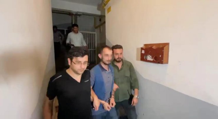 Silahlı saldırı şüphelisi çatıdan çatıya geçerken yakalandı