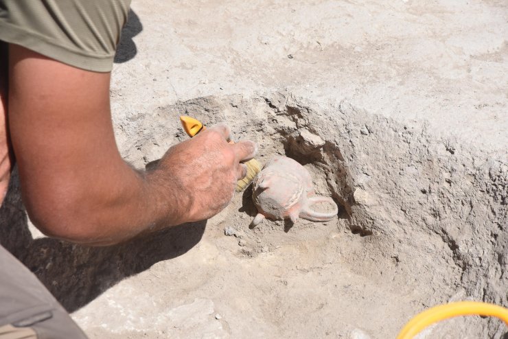 SÜ ekibi 4 bin 500 yıllık ağrı kesici buldu