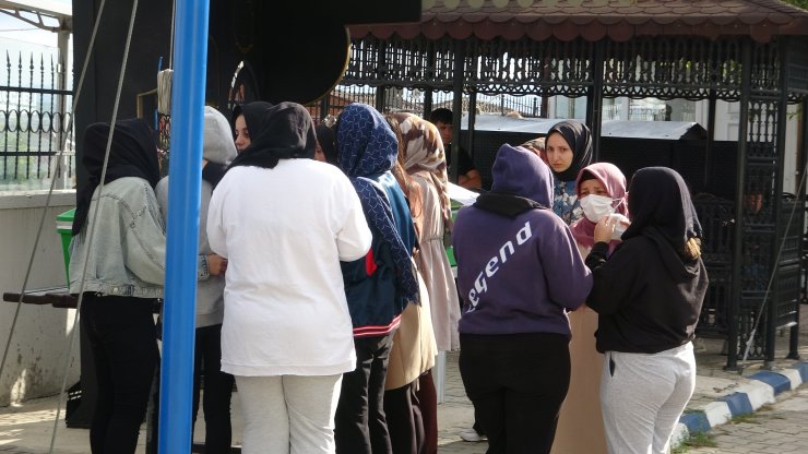 Yurt kaydından dönerken kazada ölen üniversiteli Aysun ile ağabeyi, toprağa verildi