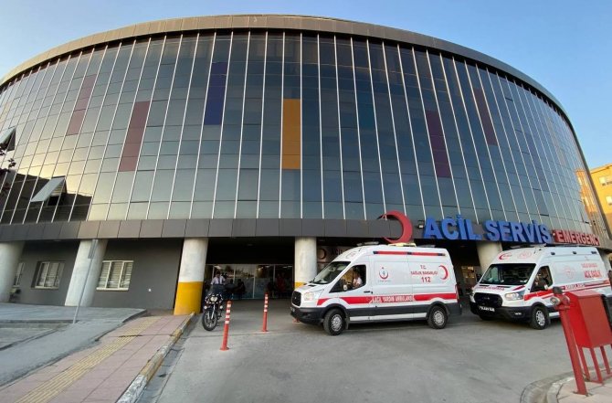 Erzincan’da trafik kazası: 1 ölü, 4 yaralı