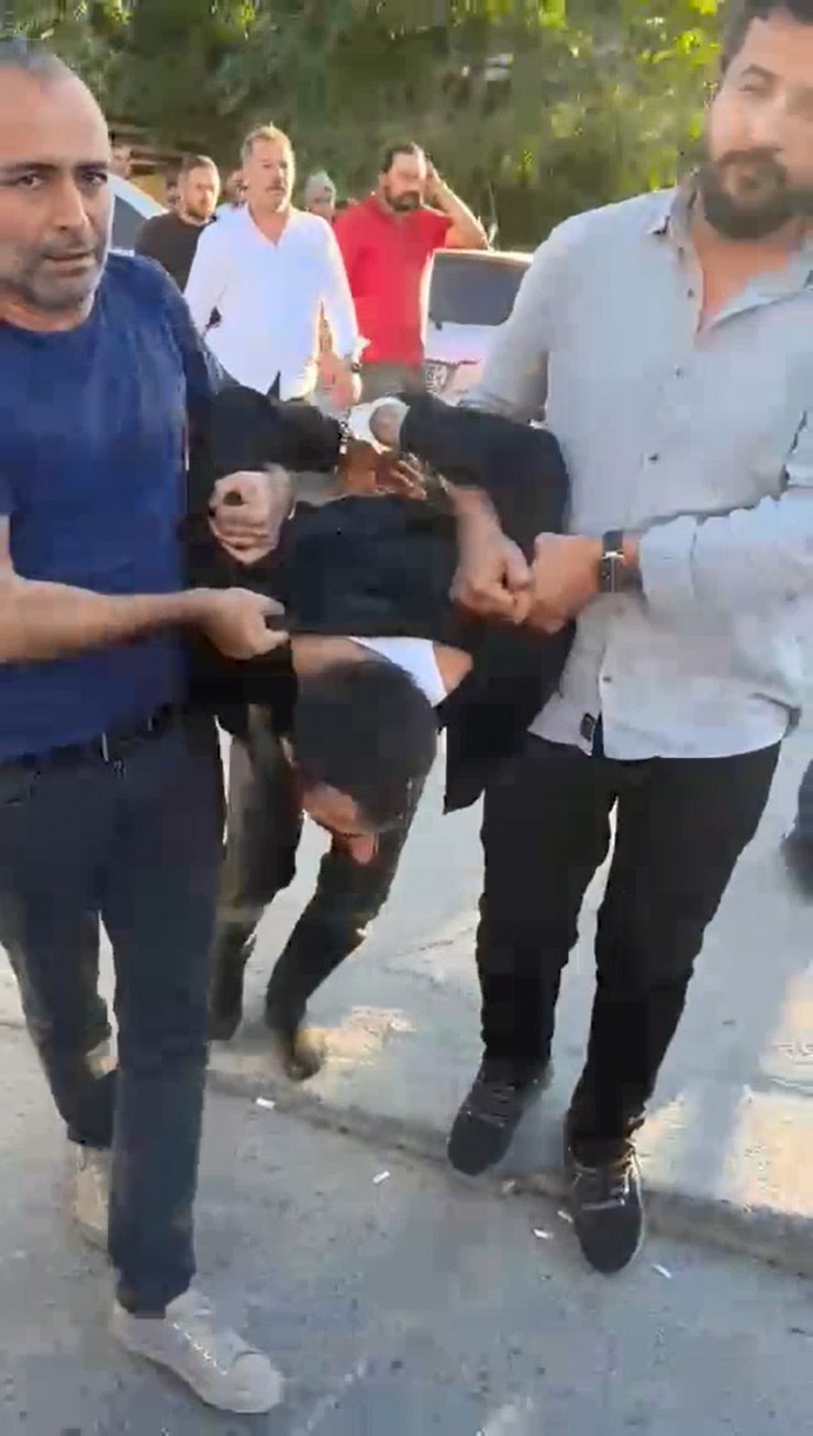 3 kişiyi öldürüp 2'si polis 4 kişiyi yaralayan saldırgan adliyeye sevk edildi