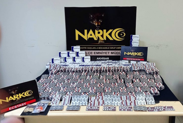 Durdurulan araçta uyuşturucu madde ele geçirildi; 2 tutuklama