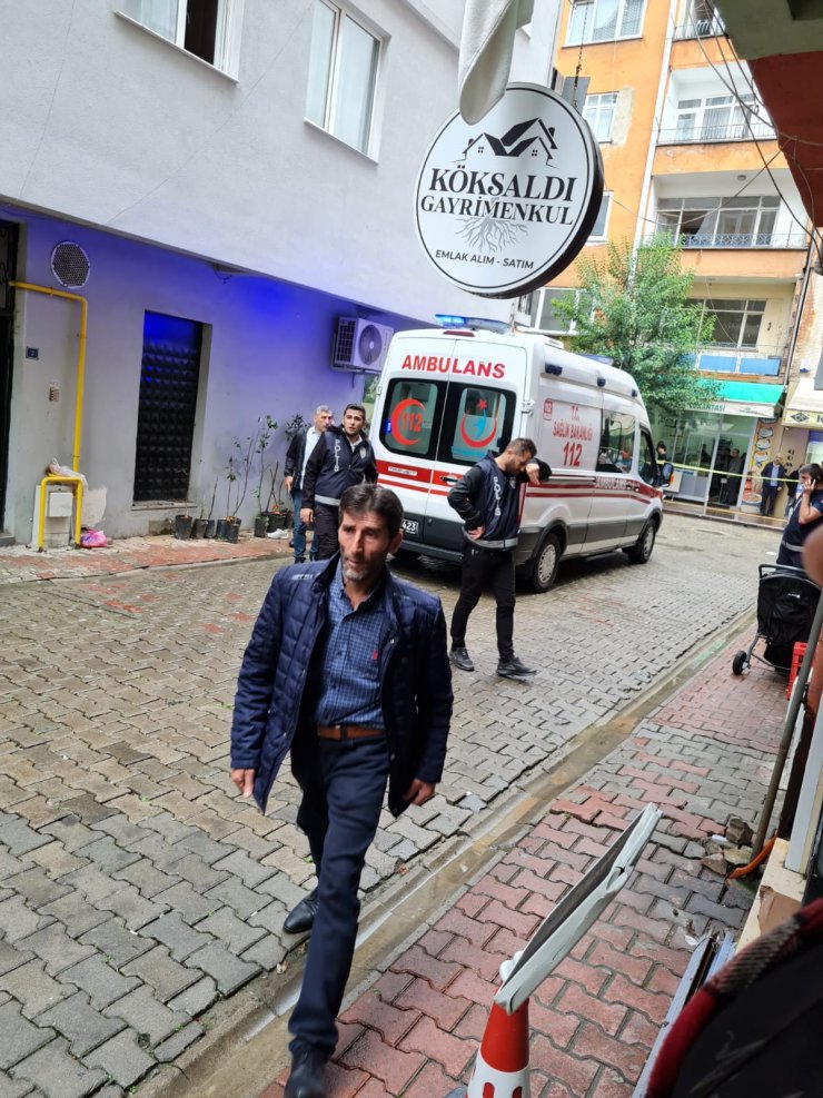 Boşanma aşamasındaki eşiyle birlikte, baldızı ve kayınbiraderini öldürüp, intihara kalkıştı