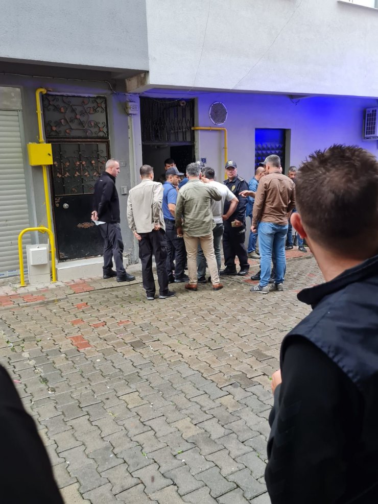 Boşanma aşamasındaki eşiyle birlikte, baldızı ve kayınbiraderini öldürüp, intihara kalkıştı