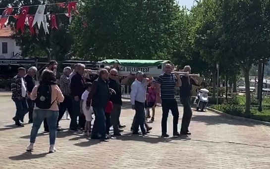 'Carettaların annesi' June Haimoff anısına yapılan anıt açıldı