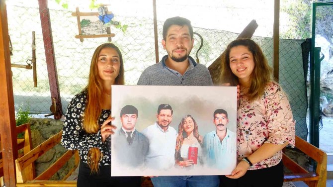 Düğünde damat ve gelini duygulandıran hediye