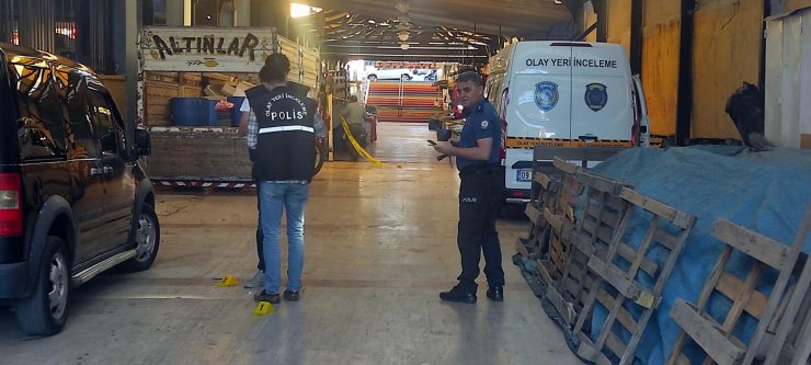 İki kardeşin pazar yeri kaynaklı satır ve silahlı kavgasına oğullar da katıldı: 1 ölü, 1 ağır yaralı