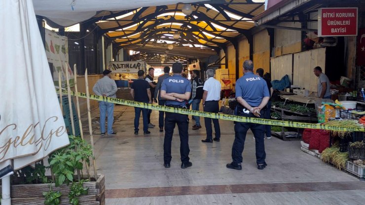 İki kardeşin pazar yeri kaynaklı satır ve silahlı kavgasına oğullar da katıldı: 1 ölü, 1 ağır yaralı