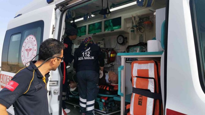 Konya yolunda kontrolden çıkan otomobil şarampole devrildi