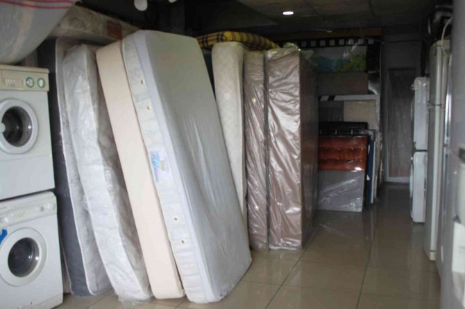 Konya'da üniversite öğrencileri bu habere odaklandı! İkinci el eşyada fiyatlar ne durumda?