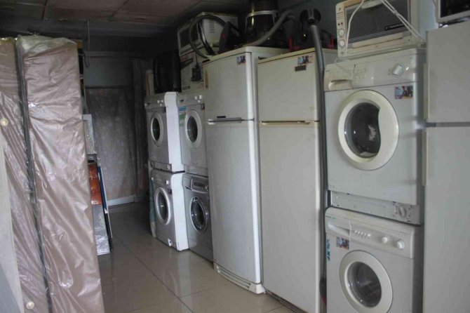 Konya'da üniversite öğrencileri bu habere odaklandı! İkinci el eşyada fiyatlar ne durumda?