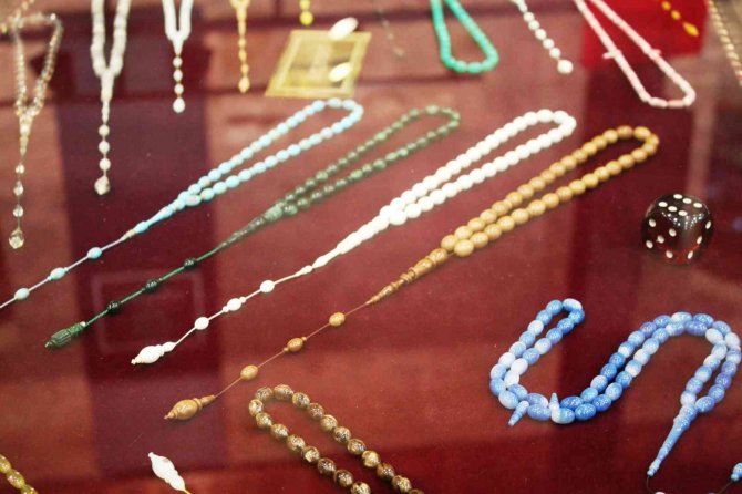 Konya'daki tespih sergisi, meraklıları ile koleksiyonerleri buluşturdu