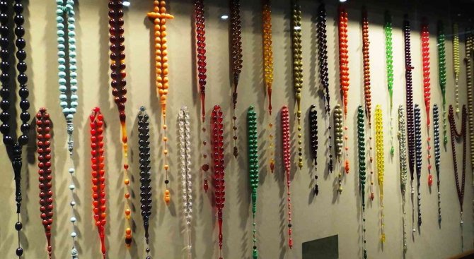 Konya'daki tespih sergisi, meraklıları ile koleksiyonerleri buluşturdu