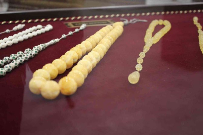 Konya'daki tespih sergisi, meraklıları ile koleksiyonerleri buluşturdu