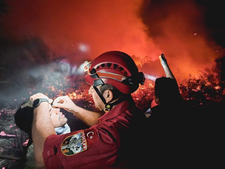 Okaliptüs ve Kıbrıs akasyası ağaçlarının bulunduğu orman yangınında 15 hektar zarar gördü