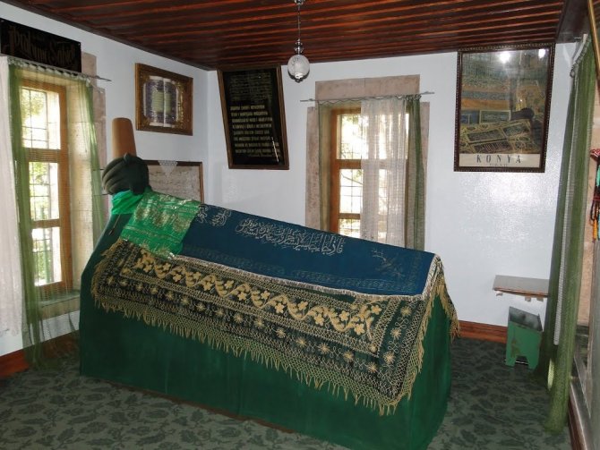 Tarihi camii her yıl ziyaretçi akınına uğruyor