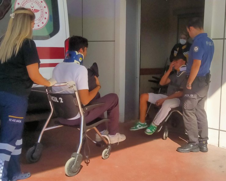 17 yaşındaki Mert, babasından kaçırdığı araçla kaza yaptı: 3 yaralı