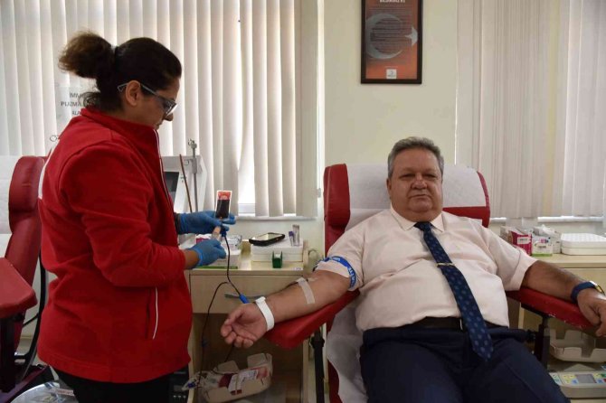 Onlarca kişinin hayatını kurtardı: Rekortmen vali yardımcısı