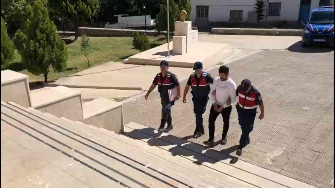 Çalınan hatıralarına kavuşunca duygusal anlar yaşadı