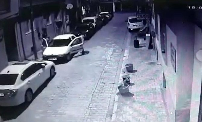 Çalınan hatıralarına kavuşunca duygusal anlar yaşadı