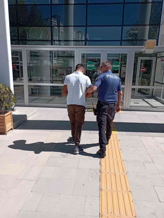 Cami hırsızı yakalandı