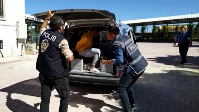 Hatay’dan Konya’ya geldi, taksi sürücünü bıçaklayıp aracı gasp etti!