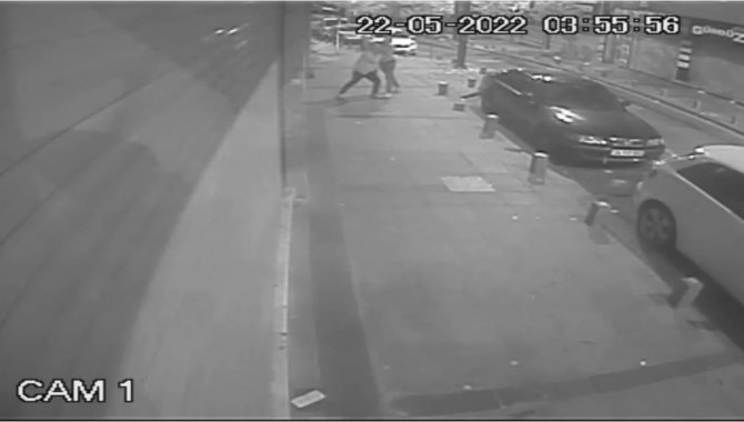 İstanbul’da dehşet anları kamerada: Şehir eşkıyaları öldüresiye dövdü