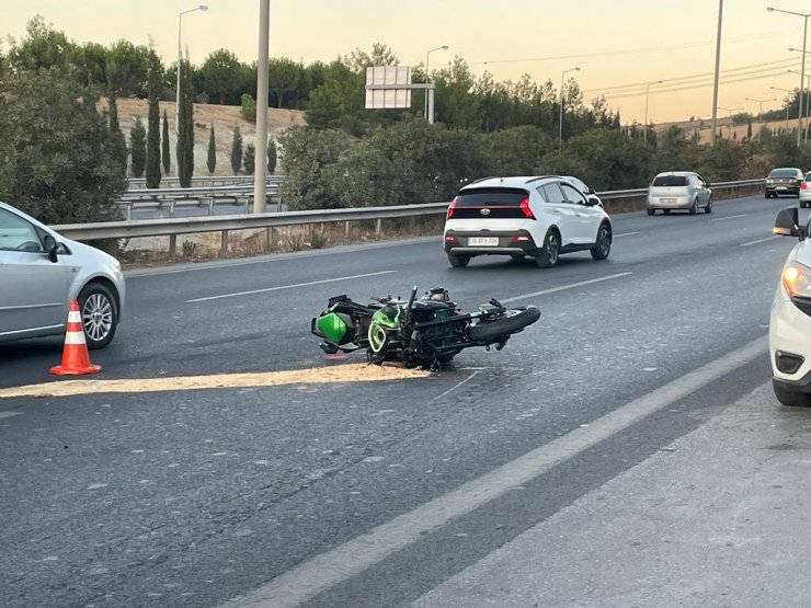 Otomobile arkadan çarpan motosiklet sürücüsü hayatını kaybetti