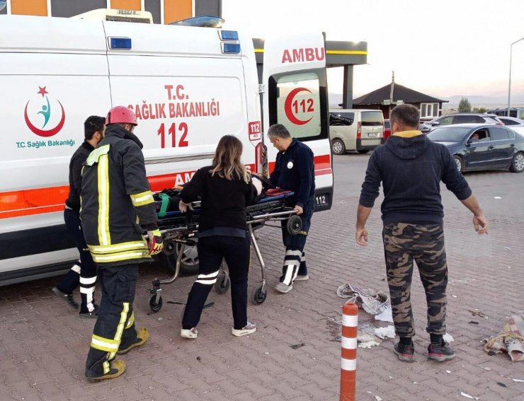 Otomobiller çarpıştı: 3 yaşındaki Öykü öldü, 9 yaralı