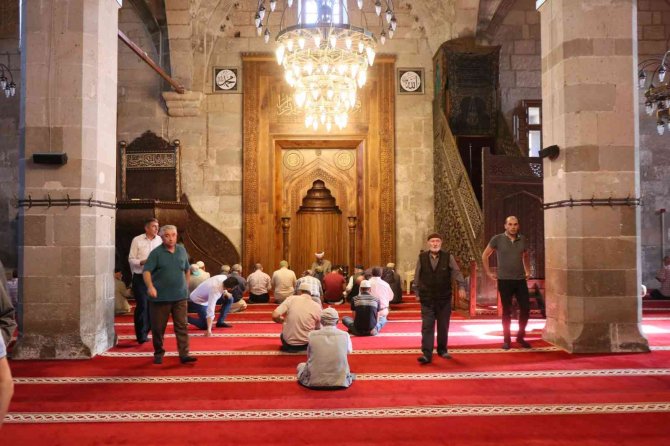 Selçuklu mimarisi Ulu Cami 6 asırdır tüm ihtişamıyla ayakta
