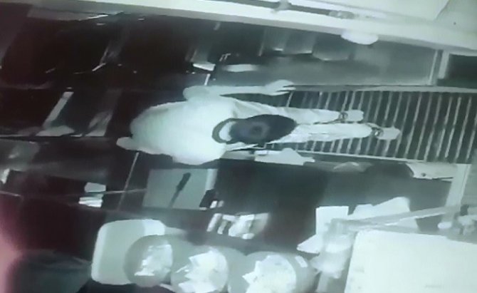 Tantuni dükkanına giren hırsız, 2 bin lira çaldı