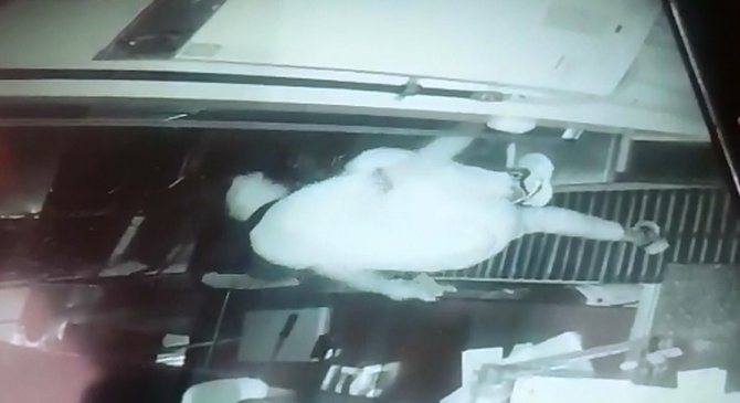 Tantuni dükkanına giren hırsız, 2 bin lira çaldı