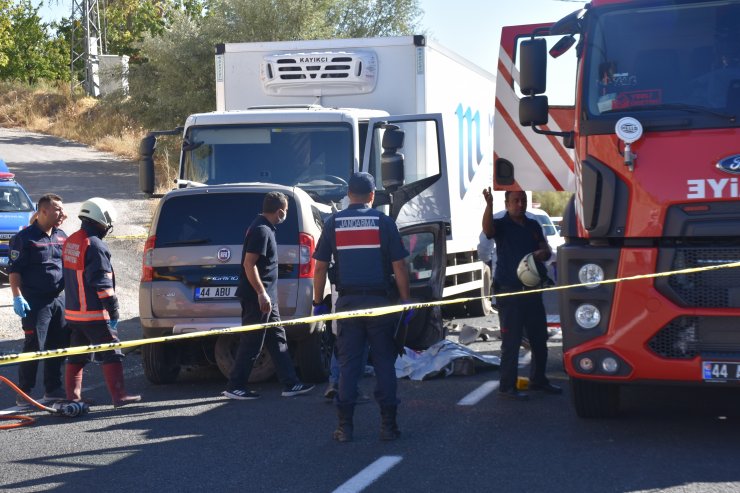 Aynı aileden 6 kişi, gözyaşlarıyla son yolculuklarına uğurlandı