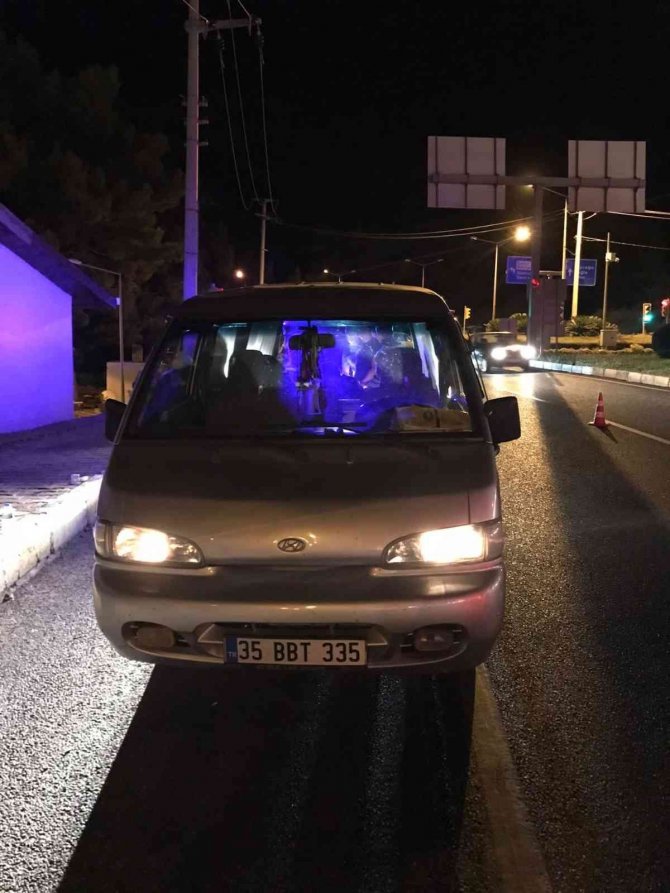 Brandanın altında 4 düzensiz göçmen yakalandı