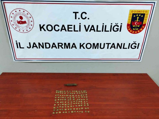 Jandarmadan tarihi eser operasyonu: 133 sikke ele geçirildi