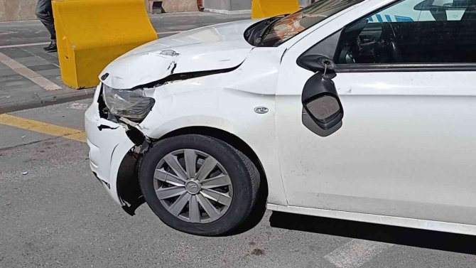 Otomobilin çarptığı yaya ağır yaralandı