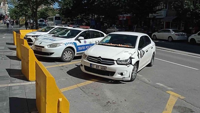 Otomobilin çarptığı yaya ağır yaralandı