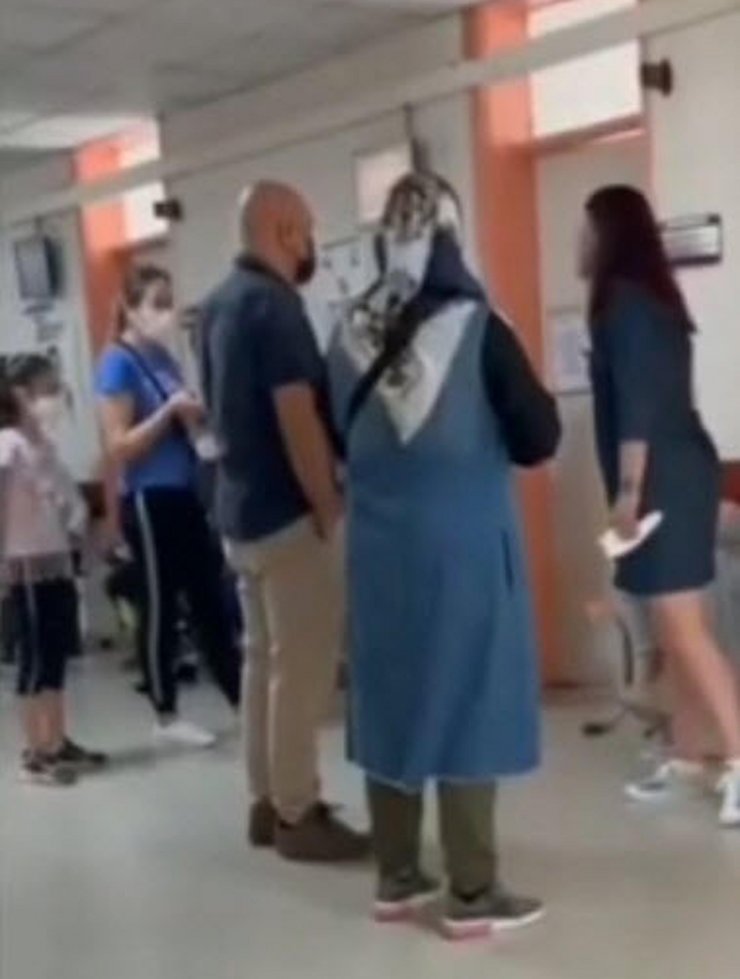 Hasta yakınıyla tartışan doktora soruşturma