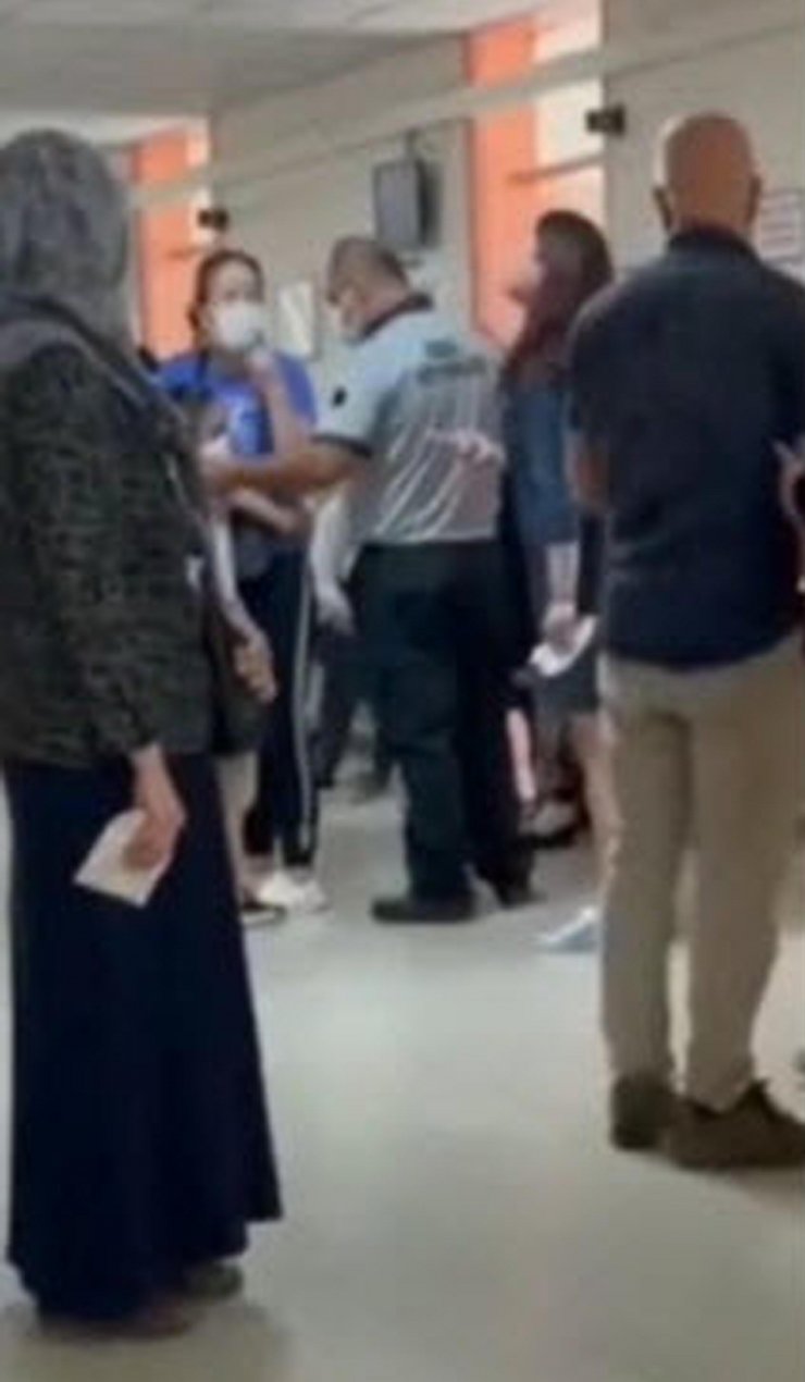 Hasta yakınıyla tartışan doktora soruşturma