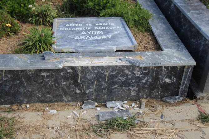Mezar taşlarına zarar veren şüpheli yakalandı