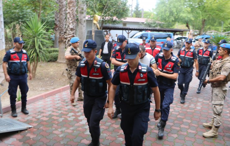 Otomobilinde boğazı kesilerek öldürülmüştü; 1 şüpheli çelik yelek giydirilerek gözaltına alındı