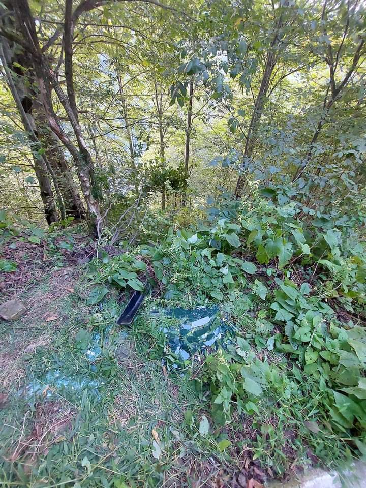 Uçuruma yuvarlanan otomobilin sürücüsü öldü