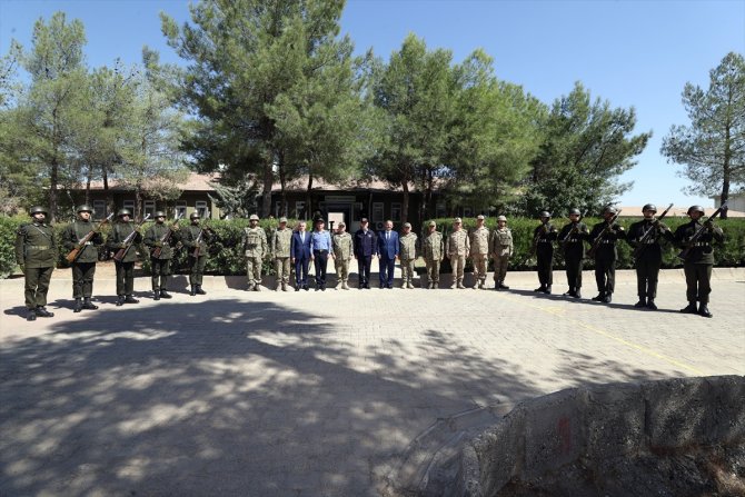 "Demir Pençe" tugayında sancak töreni