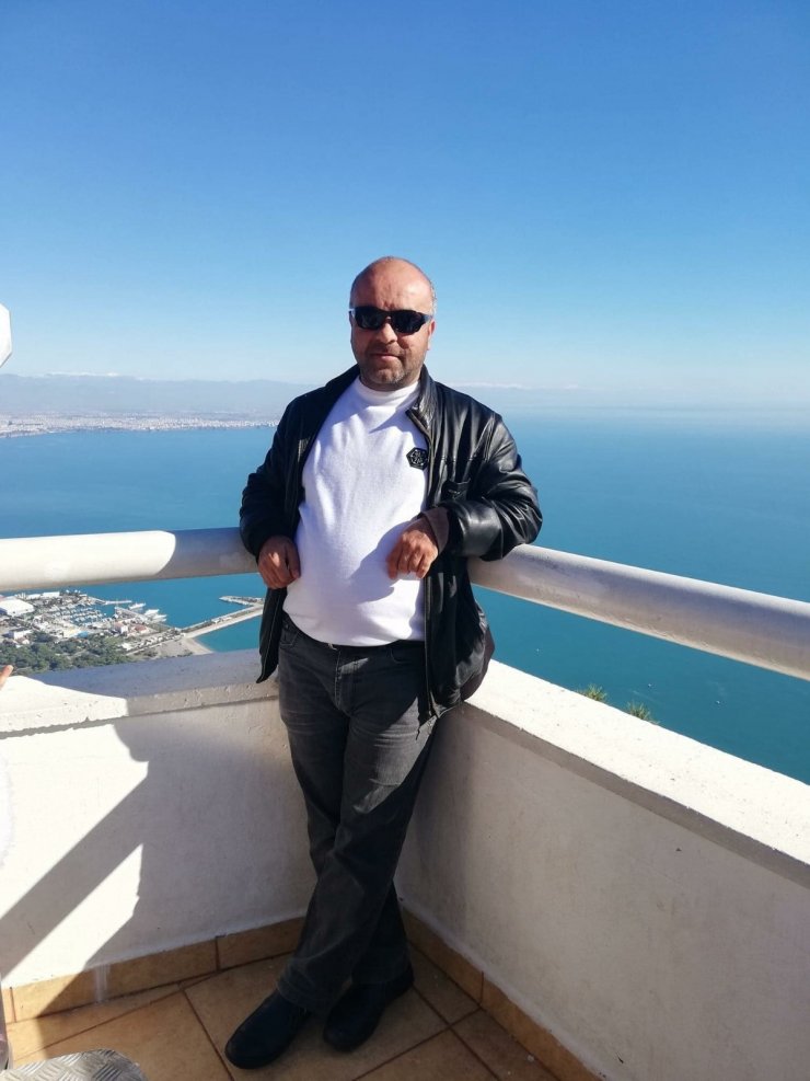 Otomobilinde boğazı kesilerek öldürülüp parası çalınmıştı, memleketinde toprağa verildi