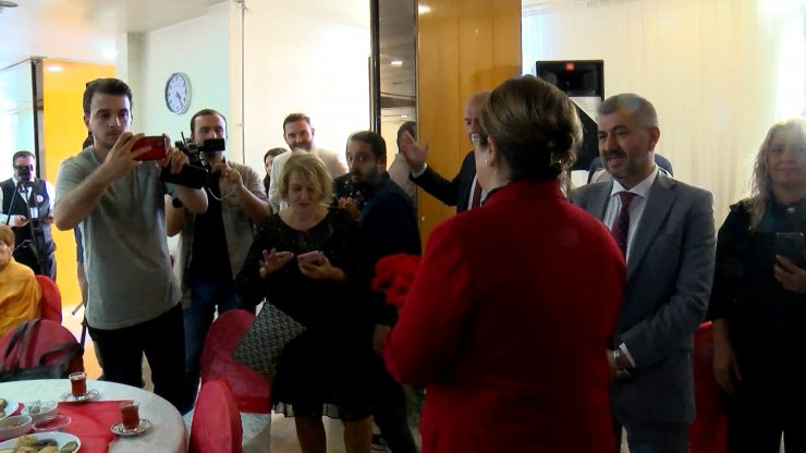 Aile ve Sosyal Hizmetler Bakanı Yanık, yaşlılar ile bir araya geldi