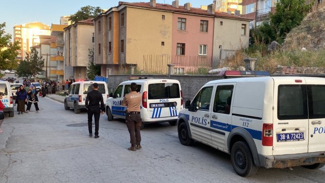 Bunalıma girdi, silahla kafasına ateş ederek yaşamına son verdi