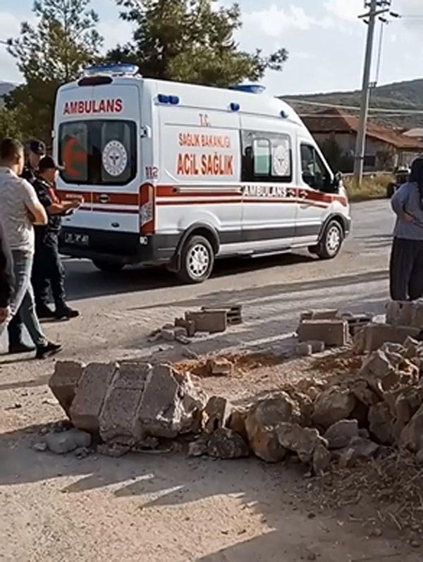 Sokakta yürürken üzerine bahçe duvarı devrilen Pınar, hayatını kaybetti