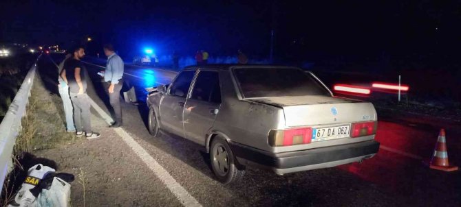 Otomobil traktöre arkadan çarptı: Yaralılar var