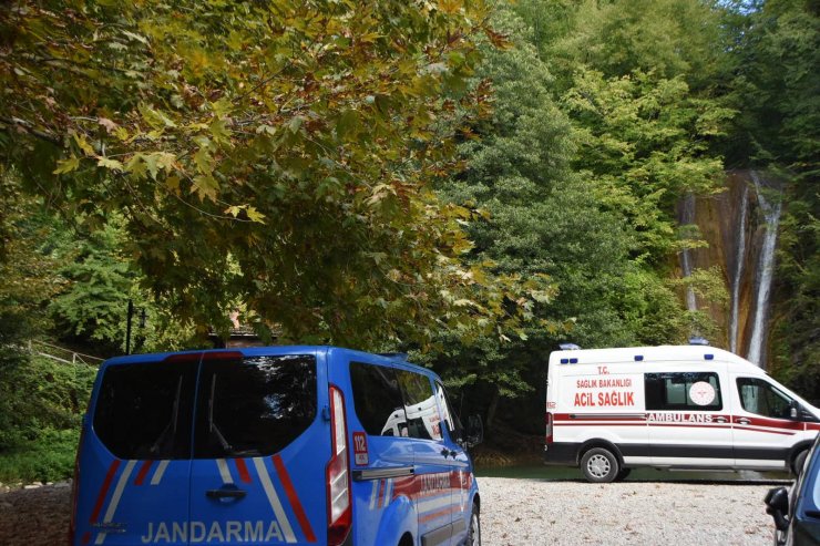 Şelale ziyaretinde ağaç devrilmesiyle 2 kişinin ölümüne soruşturma