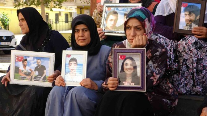 Terör örgütü PKK mağduru ailelerin evlat nöbeti bin 125’inci gününde